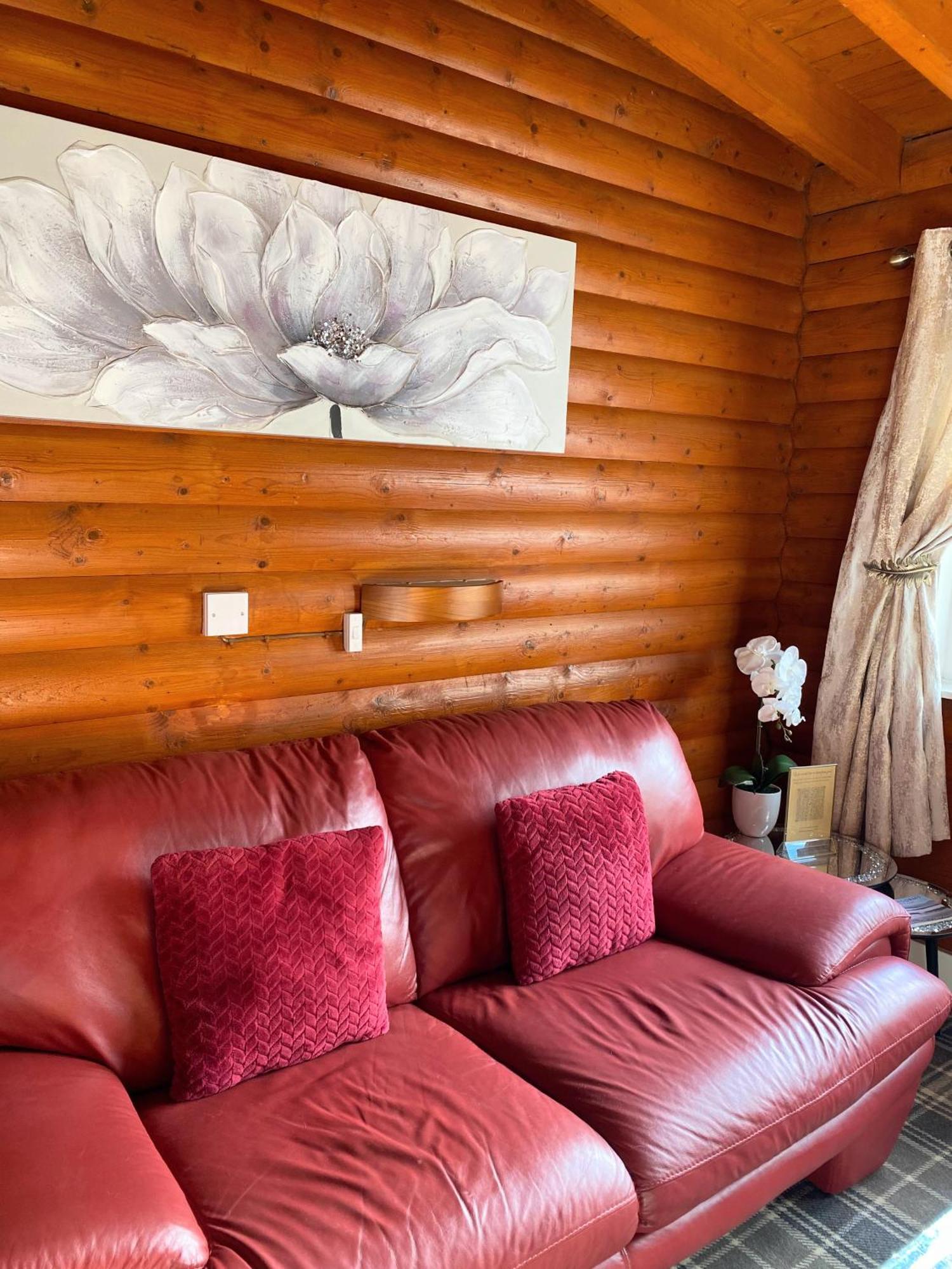 Villa Kaoglen-Spruce-Hot Tub-Forrest Setting-Pet Friendly Balnald Exterior foto
