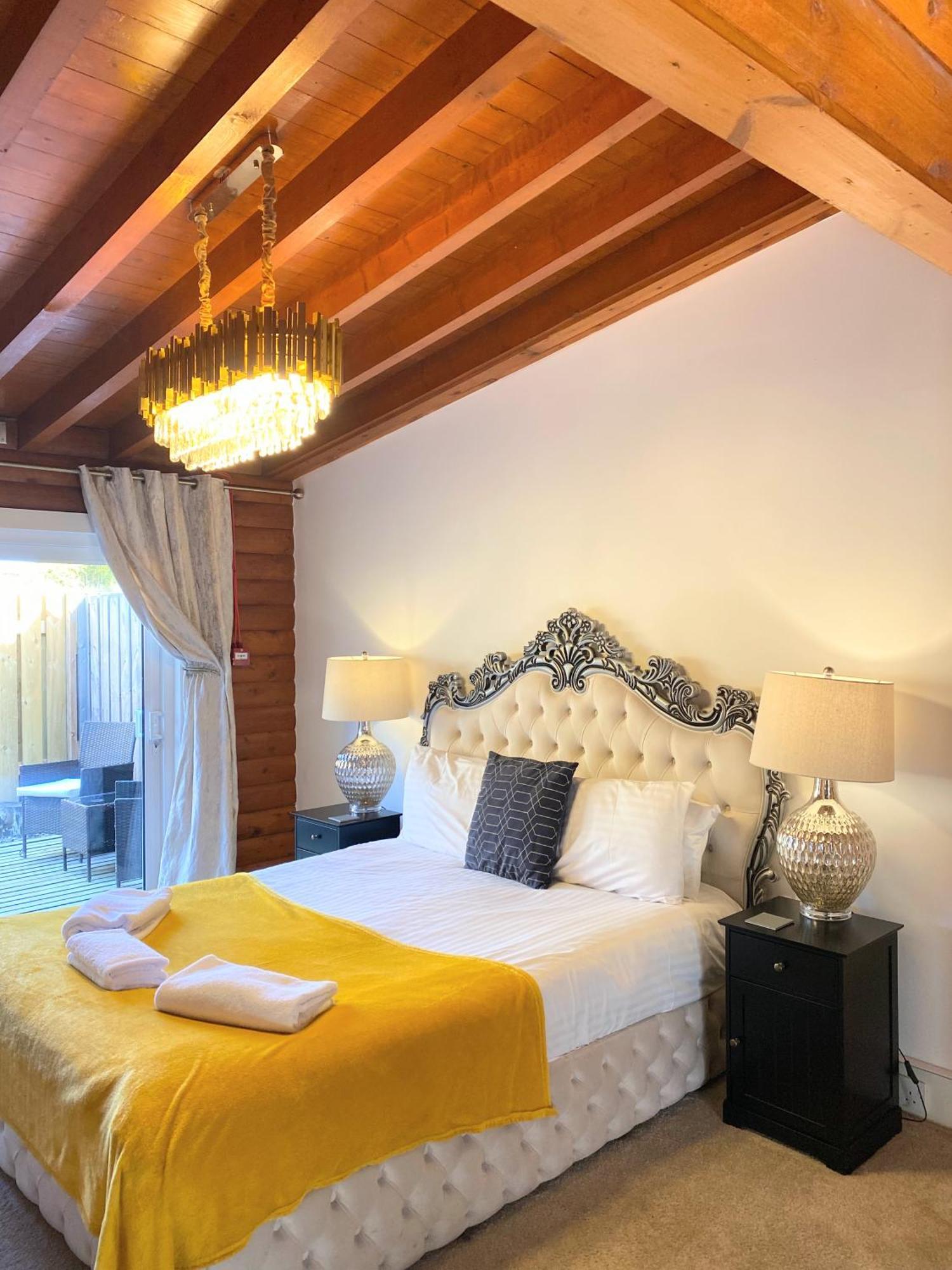 Villa Kaoglen-Spruce-Hot Tub-Forrest Setting-Pet Friendly Balnald Exterior foto