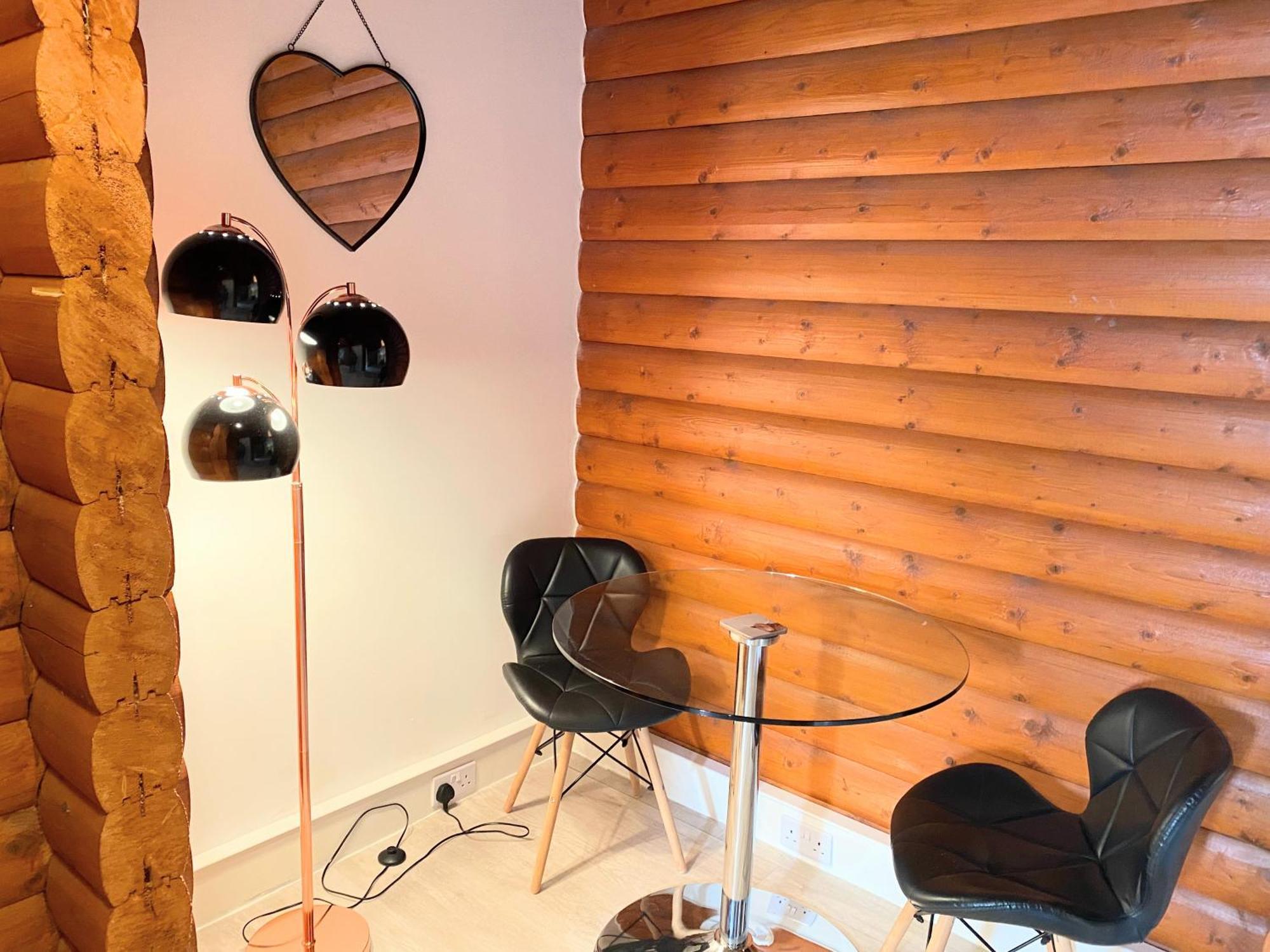 Villa Kaoglen-Spruce-Hot Tub-Forrest Setting-Pet Friendly Balnald Exterior foto